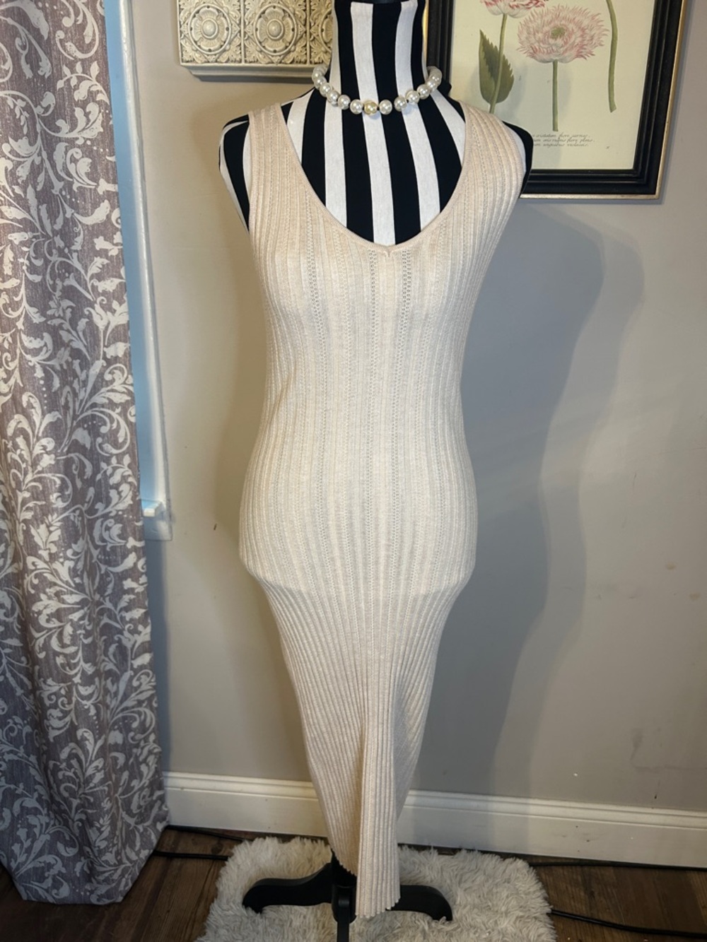 Olive & Oak Cream Ribbed V-Neck Maxi Dress